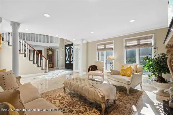 4 Beaver Hill Road, Morganville, NJ 07751