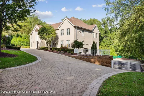 4 Beaver Hill Road, Morganville, NJ 07751