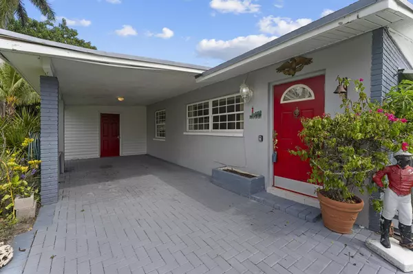 236 Greenbrier DR, Palm Springs, FL 33461