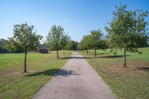 19270 County Road 4126, Lindale, TX 75771