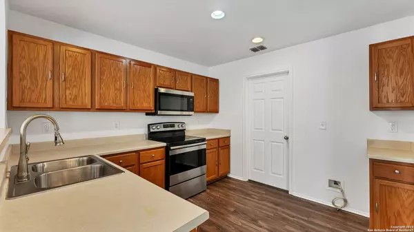 8111 WILLOW COUNTRY, San Antonio, TX 78254-2821