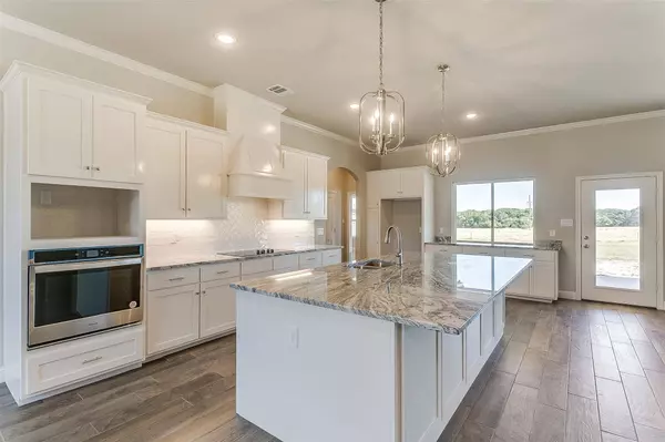 2300 Erwin Road, Poolville, TX 76087