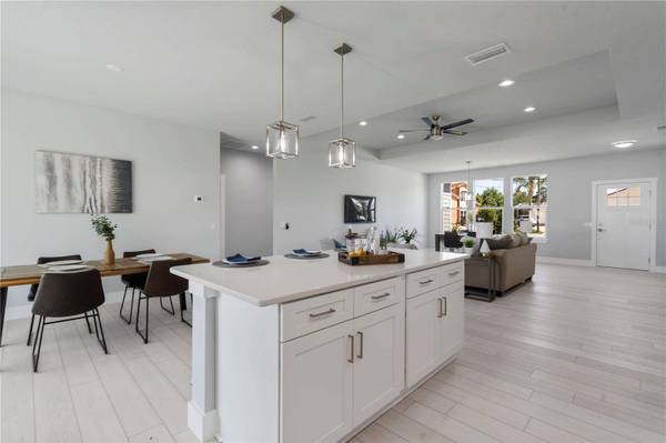 16 POPE LN, Palm Coast, FL 32164