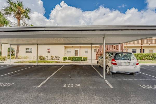 5135 GEMSTONE DR #102, New Port Richey, FL 34652