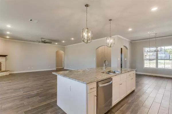 2300 Erwin Road, Poolville, TX 76087