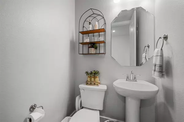 5301 Basham Lane, Denton, TX 76207