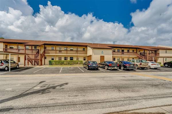 5135 GEMSTONE DR #102, New Port Richey, FL 34652