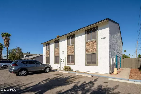 1904 W VILLAGE Drive, Phoenix, AZ 85023