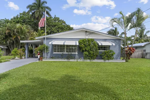 236 Greenbrier DR, Palm Springs, FL 33461