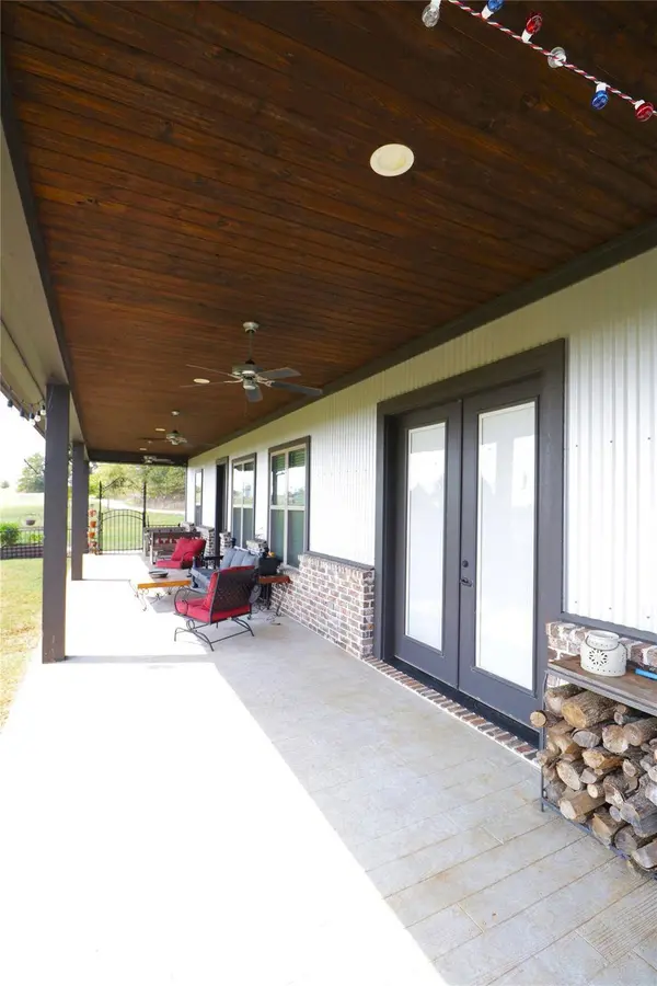 18277 County Road 2142, Troup, TX 75789