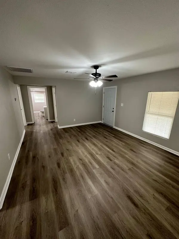 904 W 8th Street, Bonham, TX 75418
