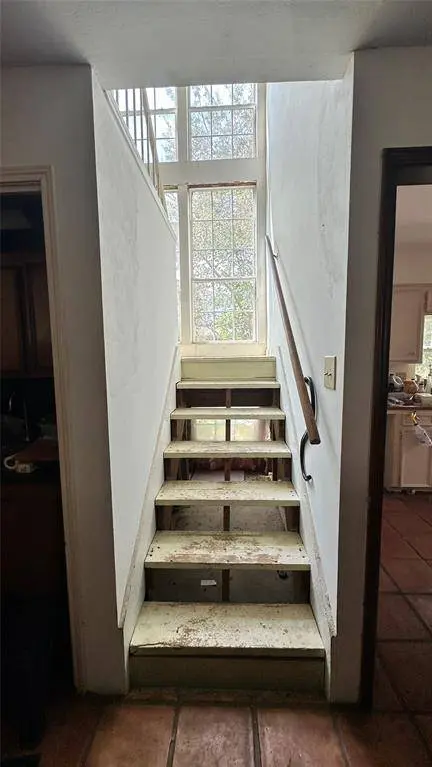 13911 Piping Rock LN, Houston, TX 77077