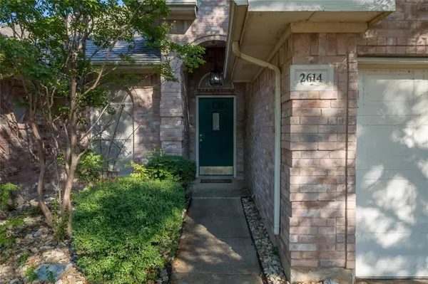 2614 Stone Creek Lane, Corinth, TX 76210