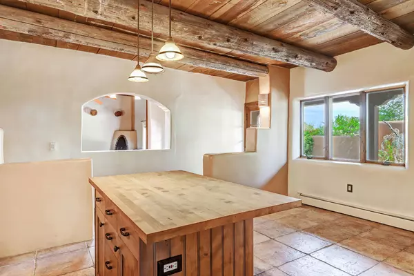 34 Camino Arco Iris, Corrales, NM 87048