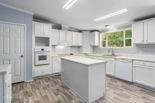 9162 Adams Road, Keithville, LA 71047