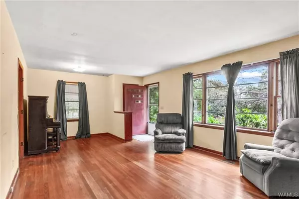 5605 CYPRESS VIEW LN, Northport, AL 35473