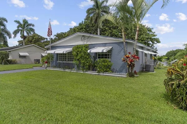 236 Greenbrier DR, Palm Springs, FL 33461