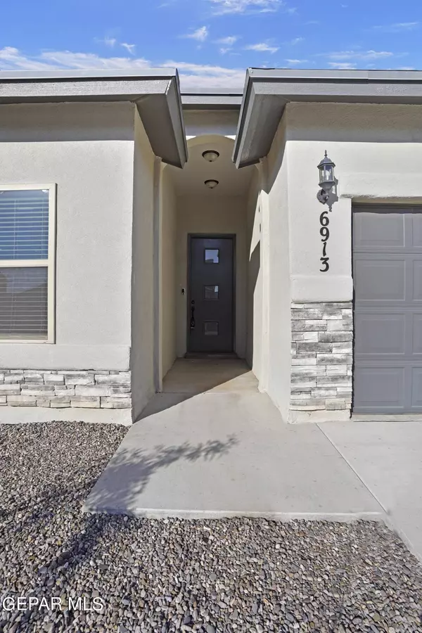 6913 BROWN MESQUITE Lane, El Paso, TX 79934