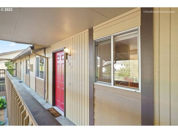 3404 19TH AVE #207, Forest Grove, OR 97116