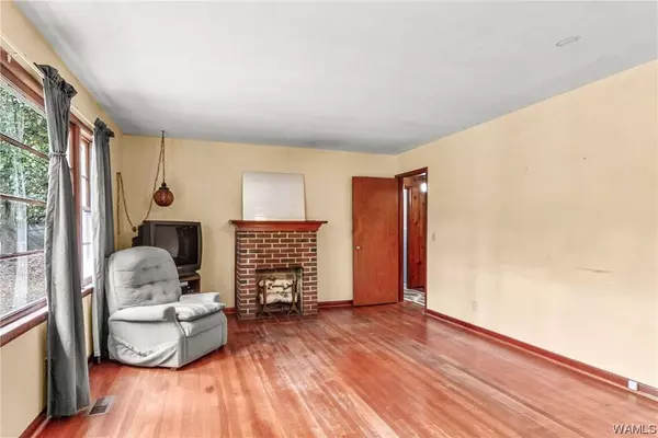 5605 CYPRESS VIEW LN, Northport, AL 35473