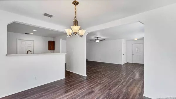 8111 WILLOW COUNTRY, San Antonio, TX 78254-2821