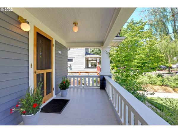 1731 NE 38TH AVE, Portland, OR 97212
