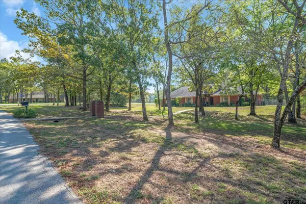 18865 Peachtree Ln., Lindale, TX 75771