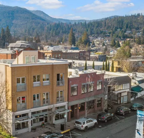 153 Will Dodge Way, Ashland, OR 97520