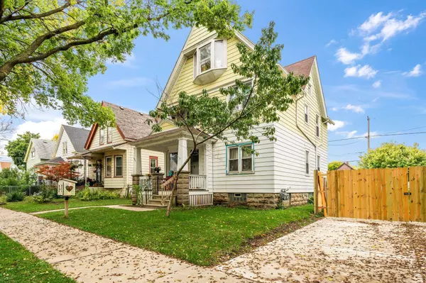 2861 S 7th St, Milwaukee, WI 53215