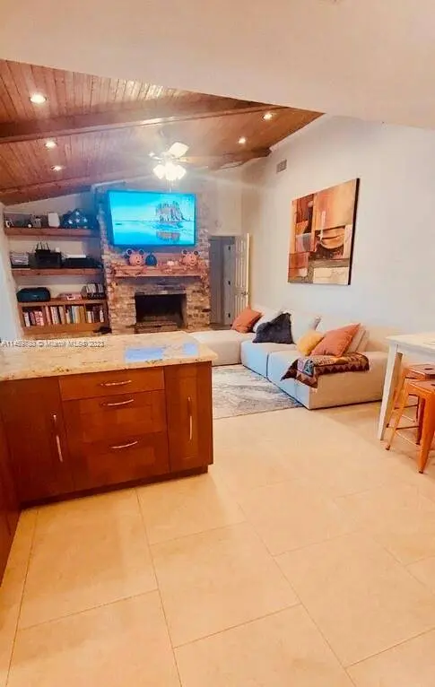 9780 NW 1st Pl, Coral Springs, FL 33071