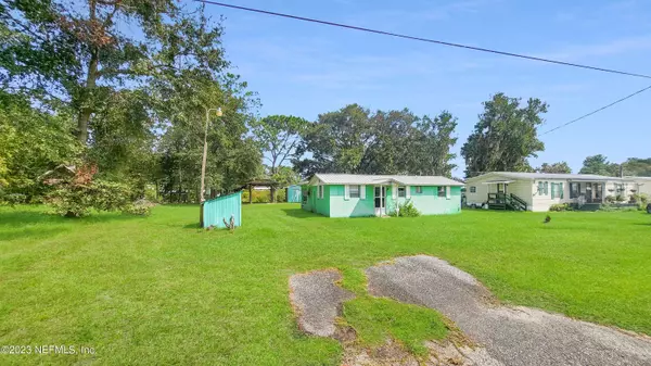 132 SHORELINE AVE, Satsuma, FL 32189