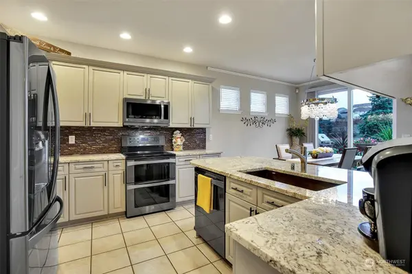 4101 Fairwood BLVD NE, Tacoma, WA 98422