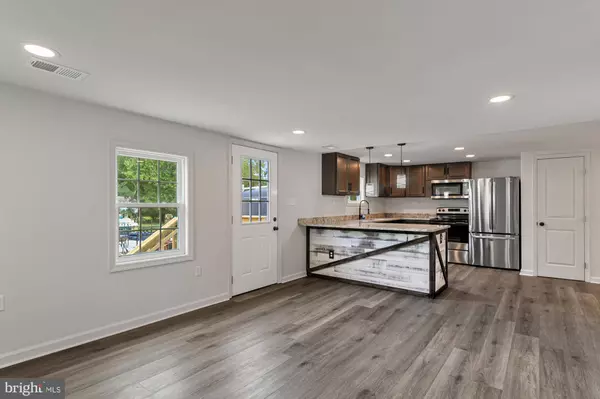 240 S MARKET ST, Frederica, DE 19946