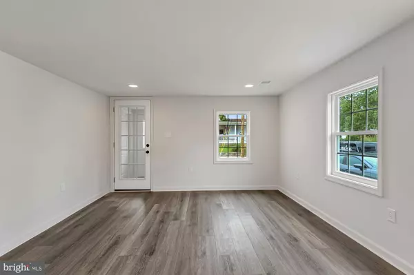 240 S MARKET ST, Frederica, DE 19946