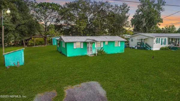 132 SHORELINE AVE, Satsuma, FL 32189