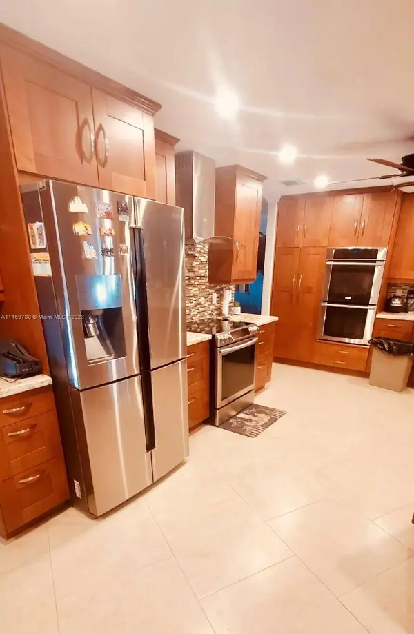 9780 NW 1st Pl, Coral Springs, FL 33071