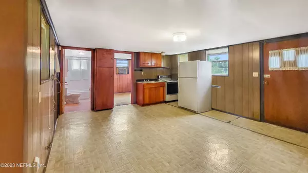 132 SHORELINE AVE, Satsuma, FL 32189