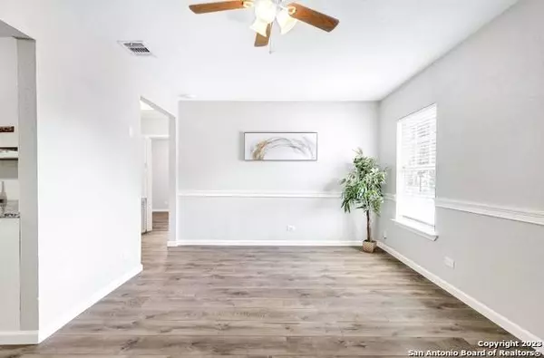 211 DICKSON AVE, San Antonio, TX 78214-2421