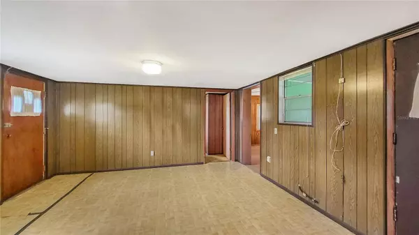 132 SHORELINE AVE, Satsuma, FL 32189