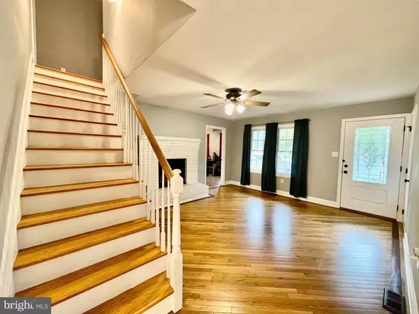 1030 BARNACLE DR, Manahawkin, NJ 08050