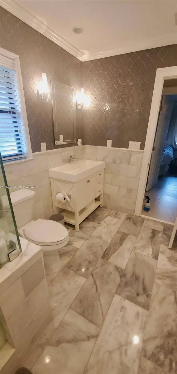 9780 NW 1st Pl, Coral Springs, FL 33071