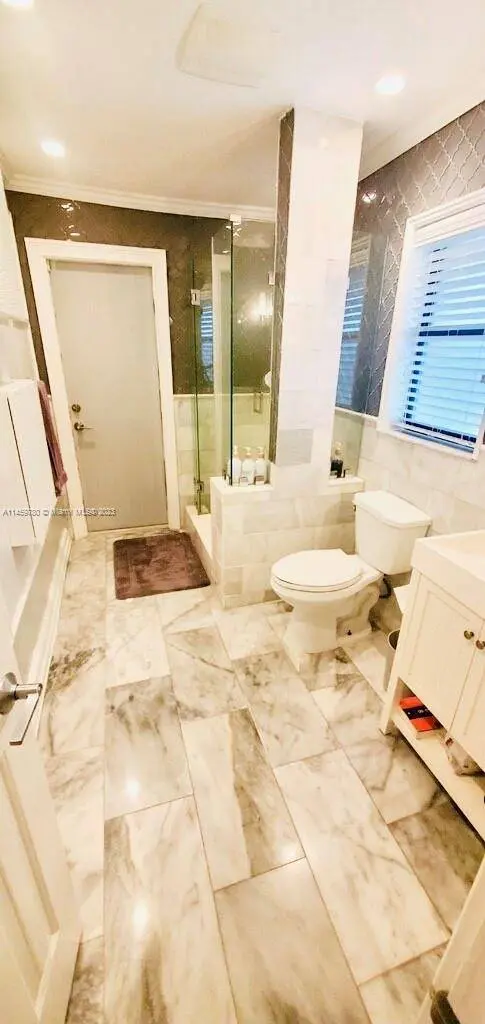 9780 NW 1st Pl, Coral Springs, FL 33071