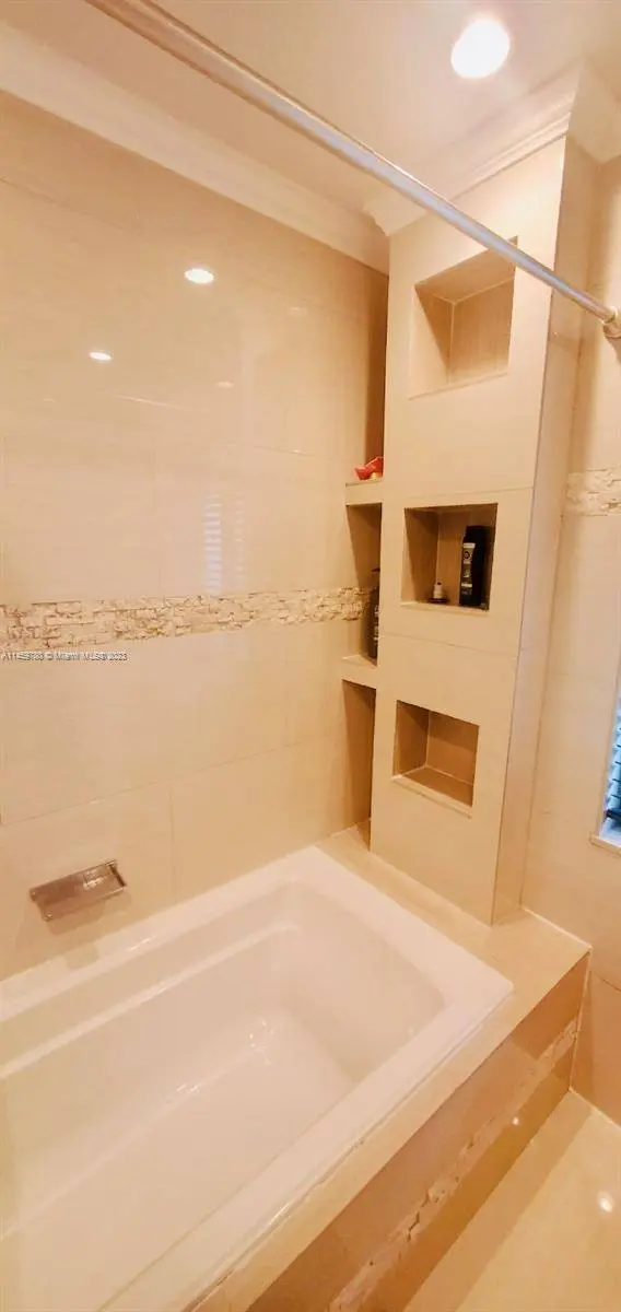 9780 NW 1st Pl, Coral Springs, FL 33071