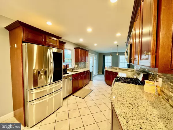 1030 BARNACLE DR, Manahawkin, NJ 08050