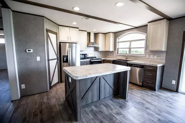 1020 Clear Spring Road, Stephenville, TX 76401