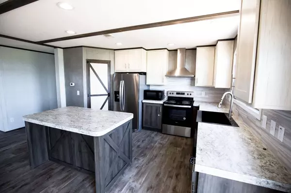 1020 Clear Spring Road, Stephenville, TX 76401