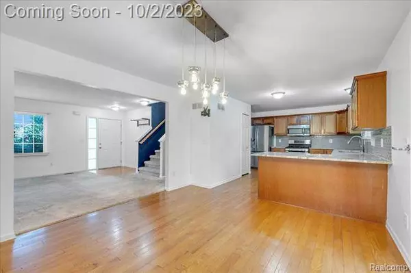 9060 DEERING Street, Livonia, MI 48150