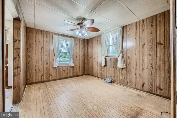 4716 RIDGE RD, Nottingham, MD 21236