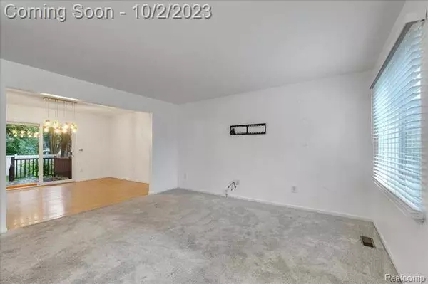 9060 DEERING Street, Livonia, MI 48150