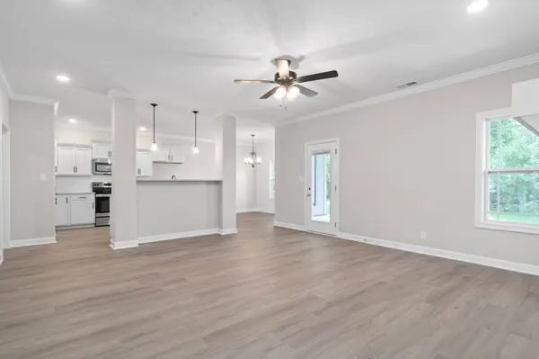 946 Alton Dr, Clarksville, TN 37043